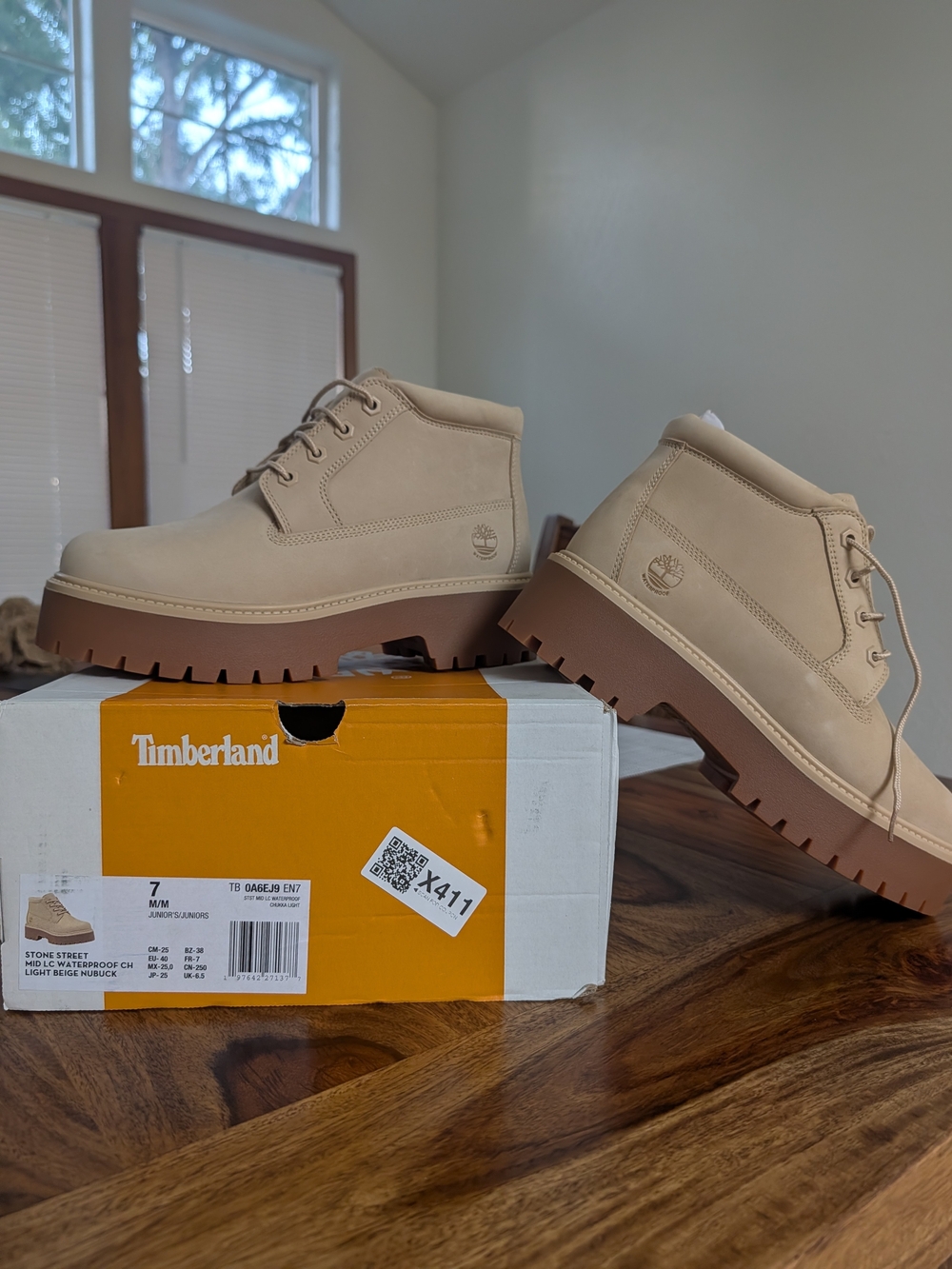 Timberland Men's Light Beige Chukka Boots with Brown Lug Sole